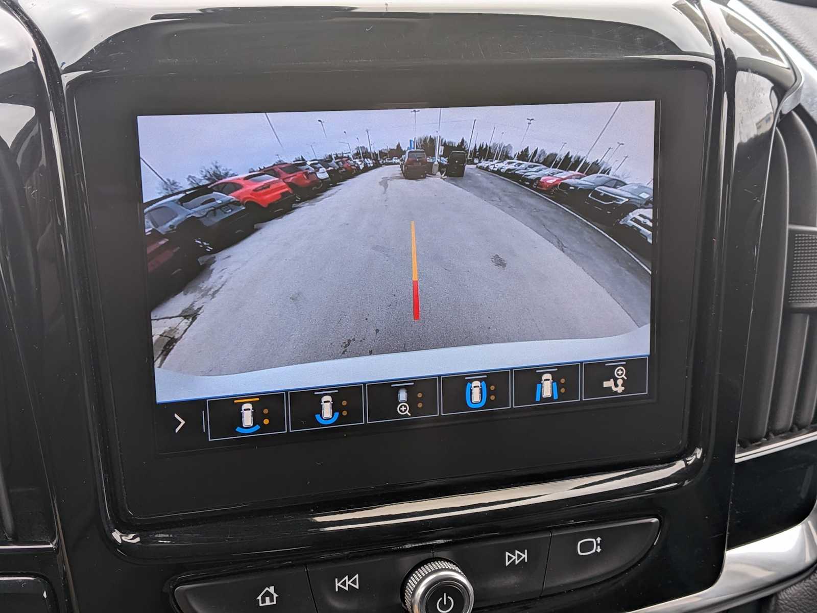 Thumbnail: 2020 Chevrolet Traverse - 31