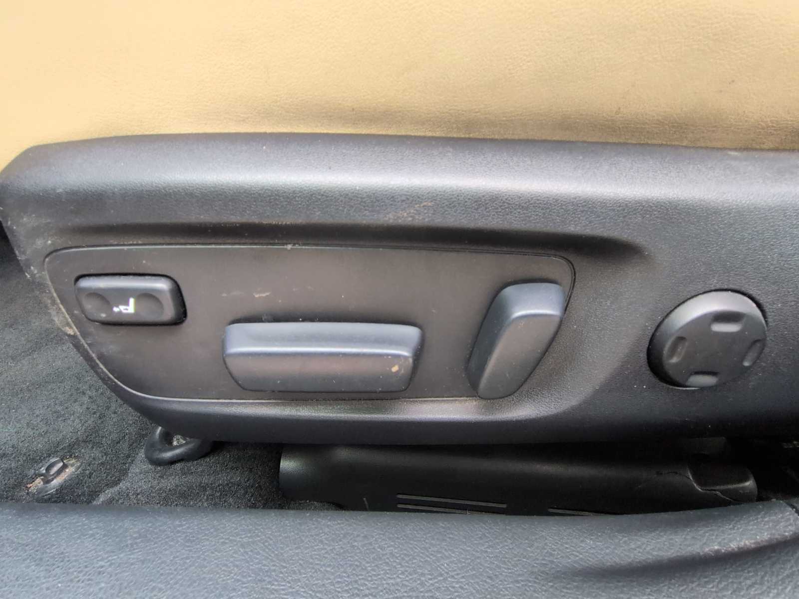 Thumbnail: 2013 Toyota Avalon - 14