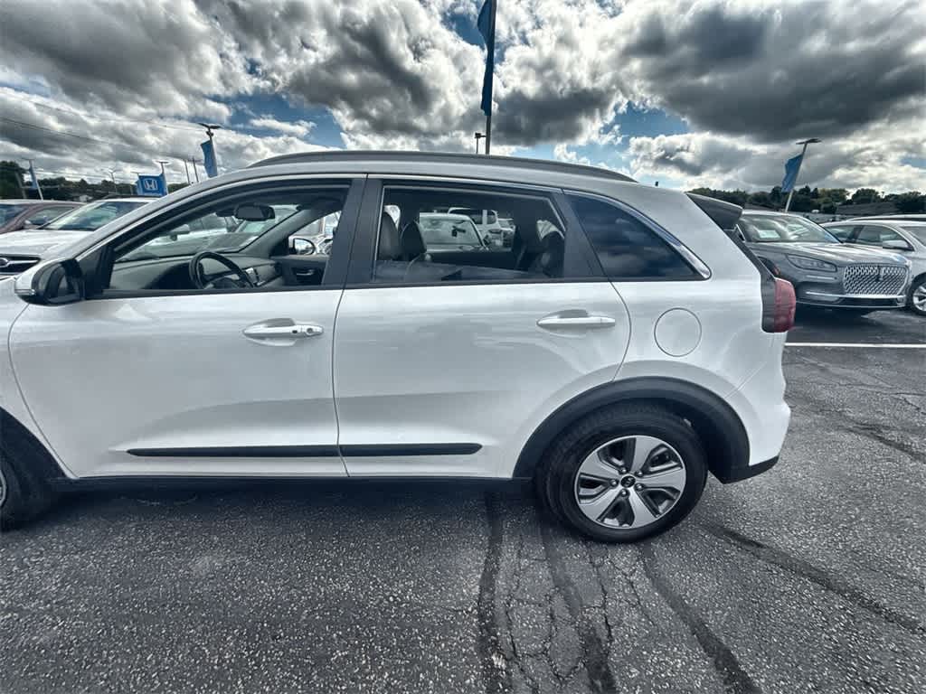 Thumbnail: 2019 Kia Niro - 4
