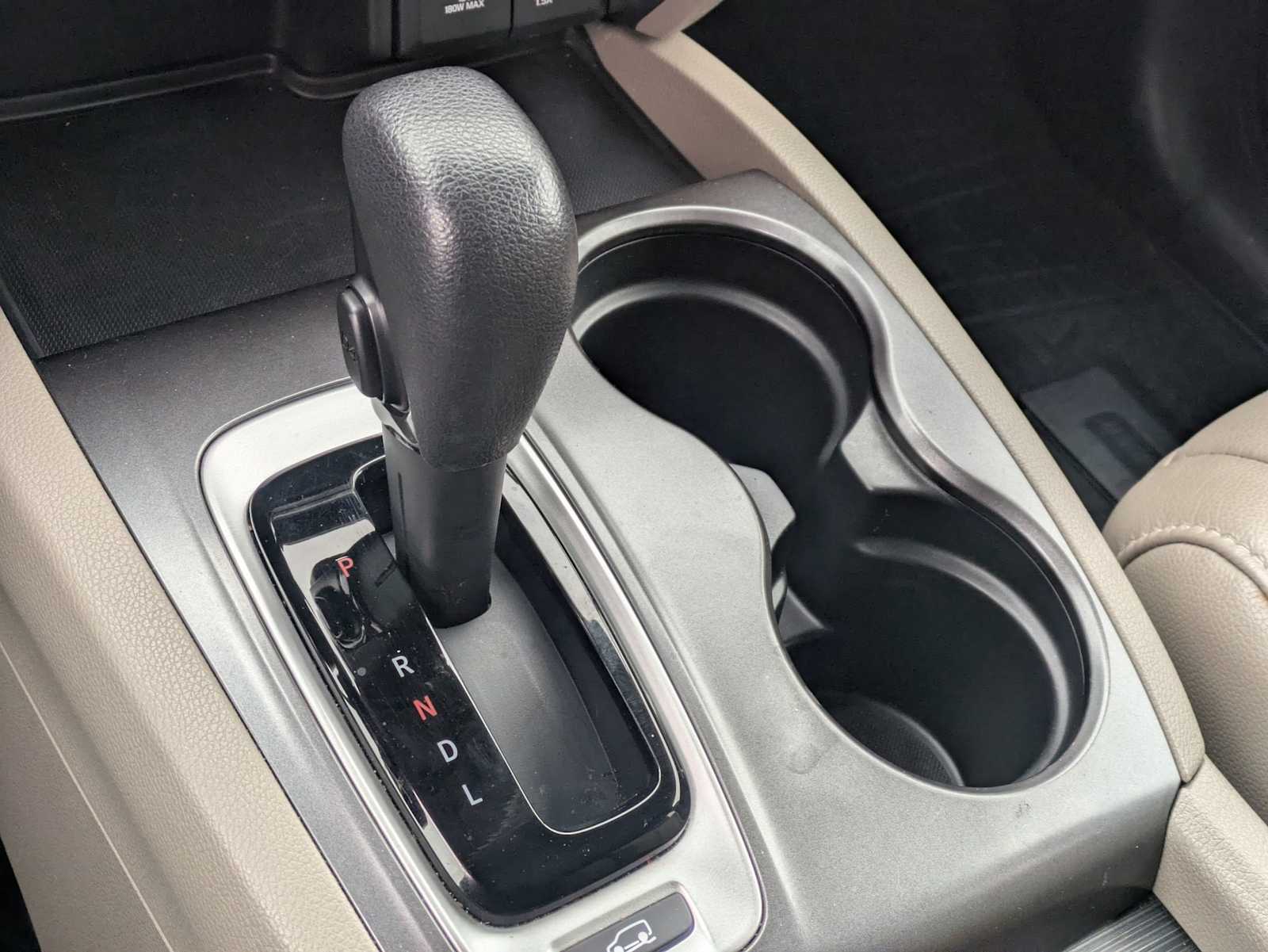 Thumbnail: 2017 Honda Pilot - 31