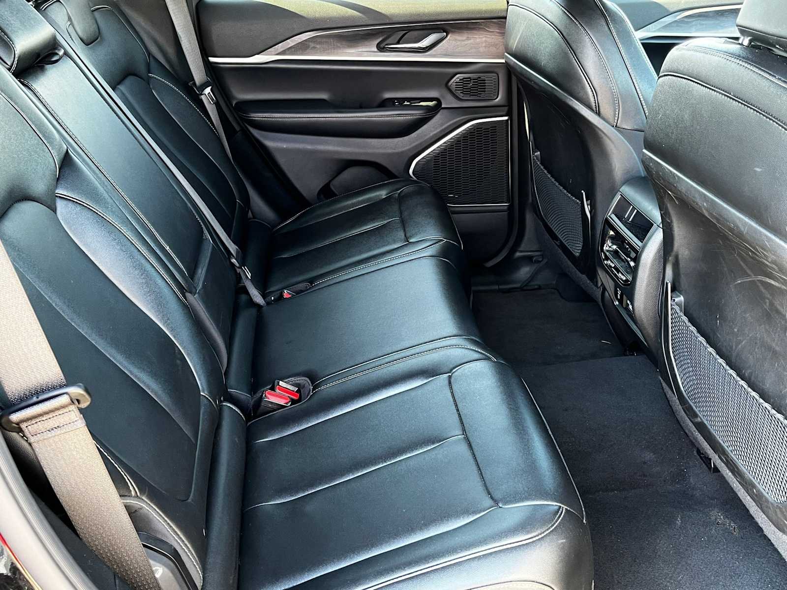 Thumbnail: 2024 Jeep Grand Cherokee - 17