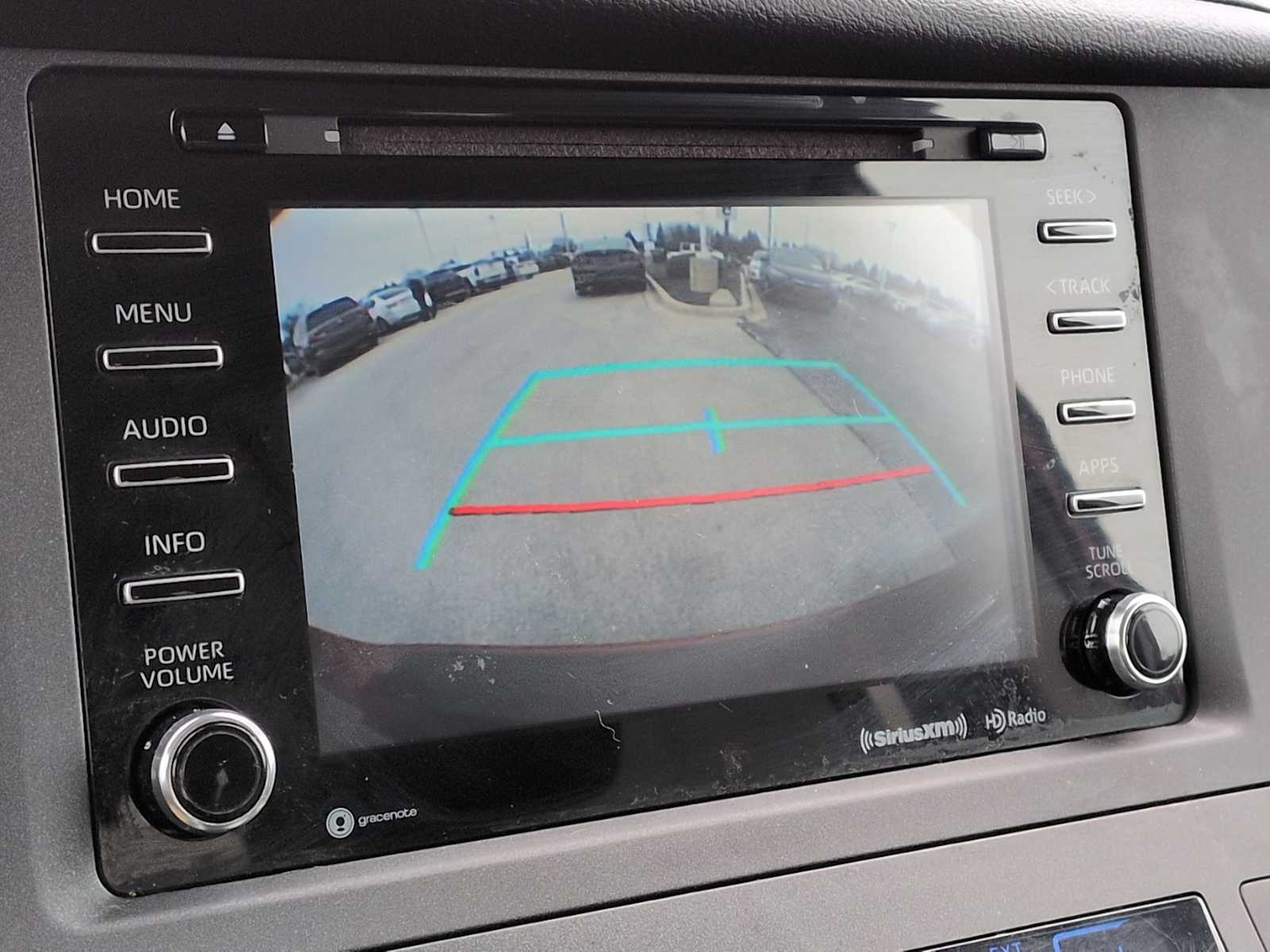 Thumbnail: 2018 Toyota Sienna - 27