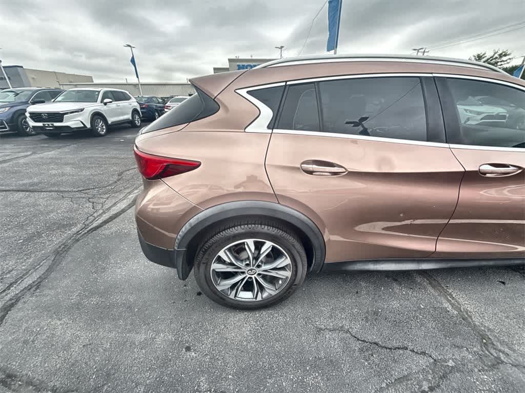 Thumbnail: 2018 INFINITI QX30 - 6
