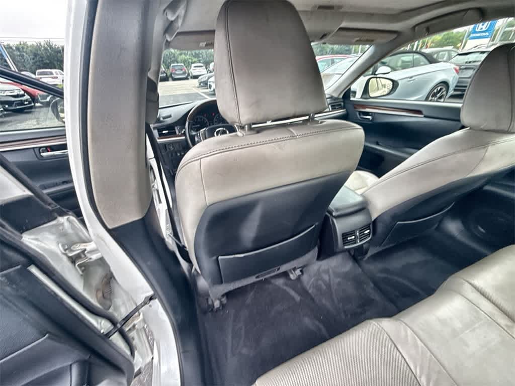 Thumbnail: 2013 Lexus ES - 17