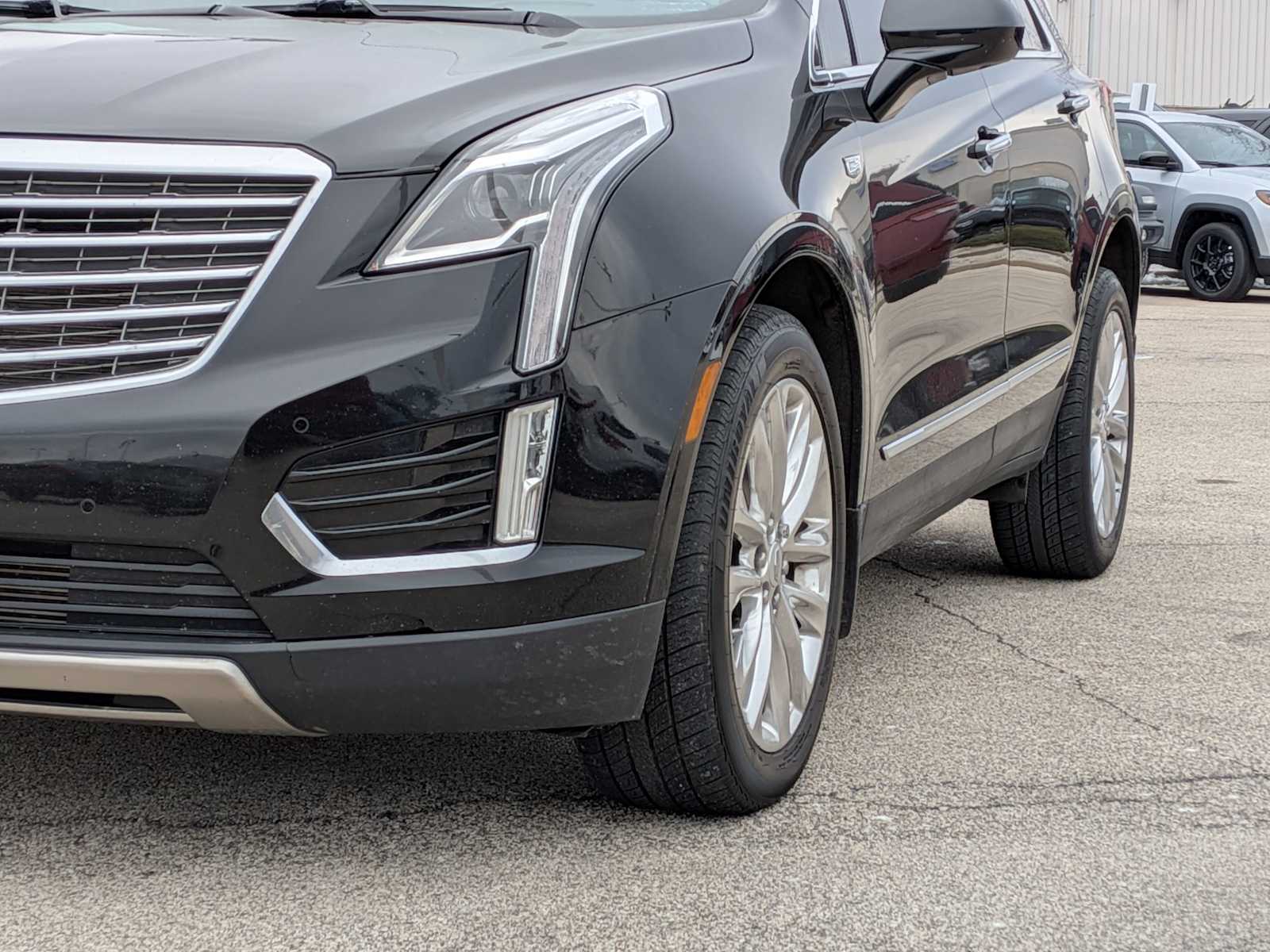 Thumbnail: 2017 Cadillac XT5 - 10