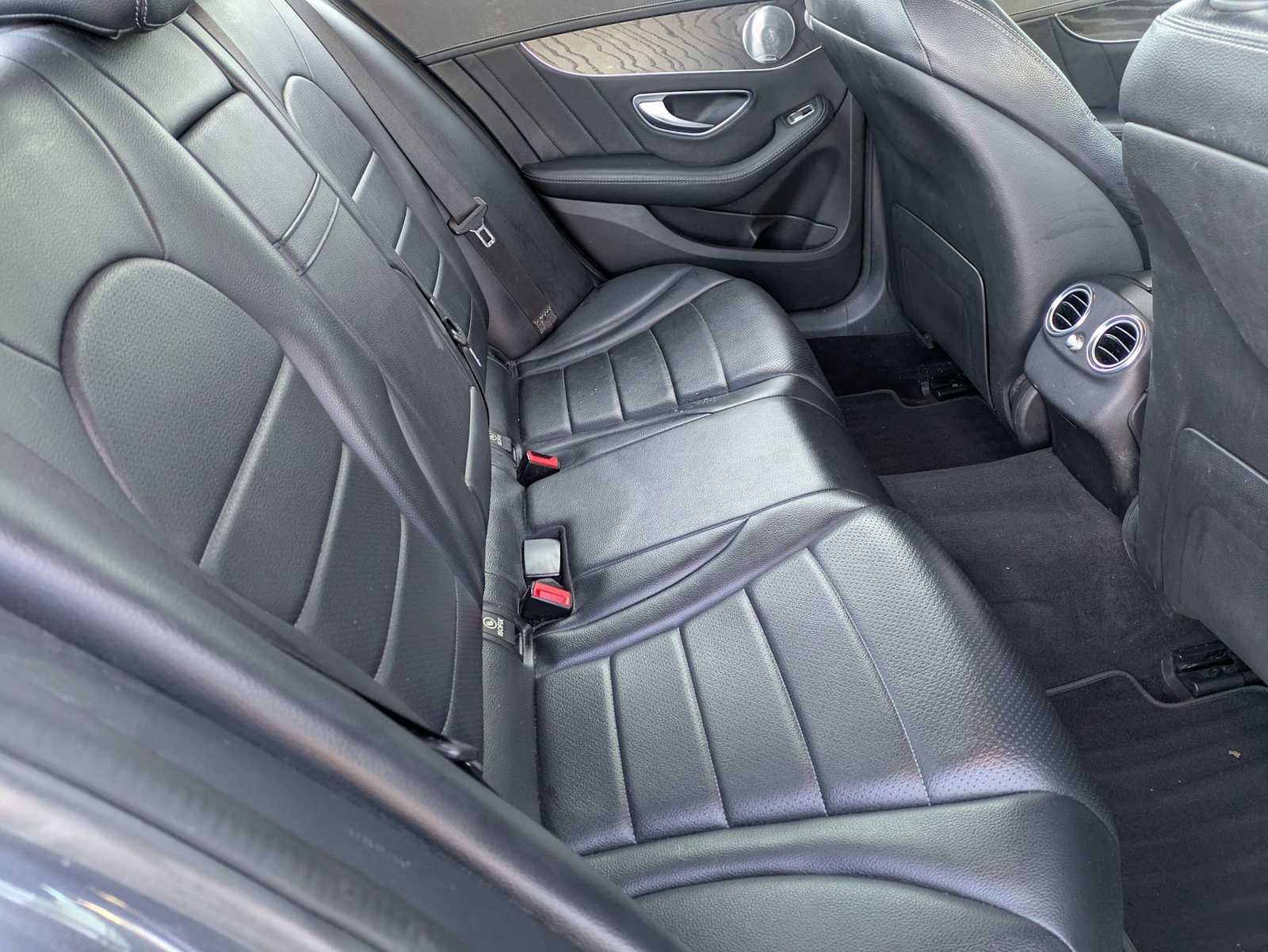 Thumbnail: 2016 Mercedes-Benz C-Class - 18