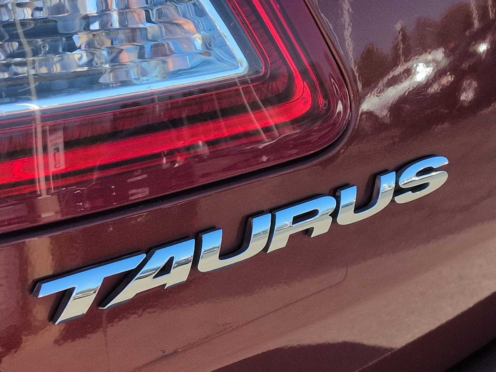 Thumbnail: 2014 Ford Taurus - 12