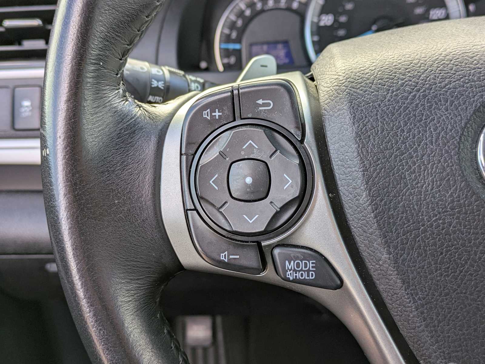 Thumbnail: 2014 Toyota Camry - 23