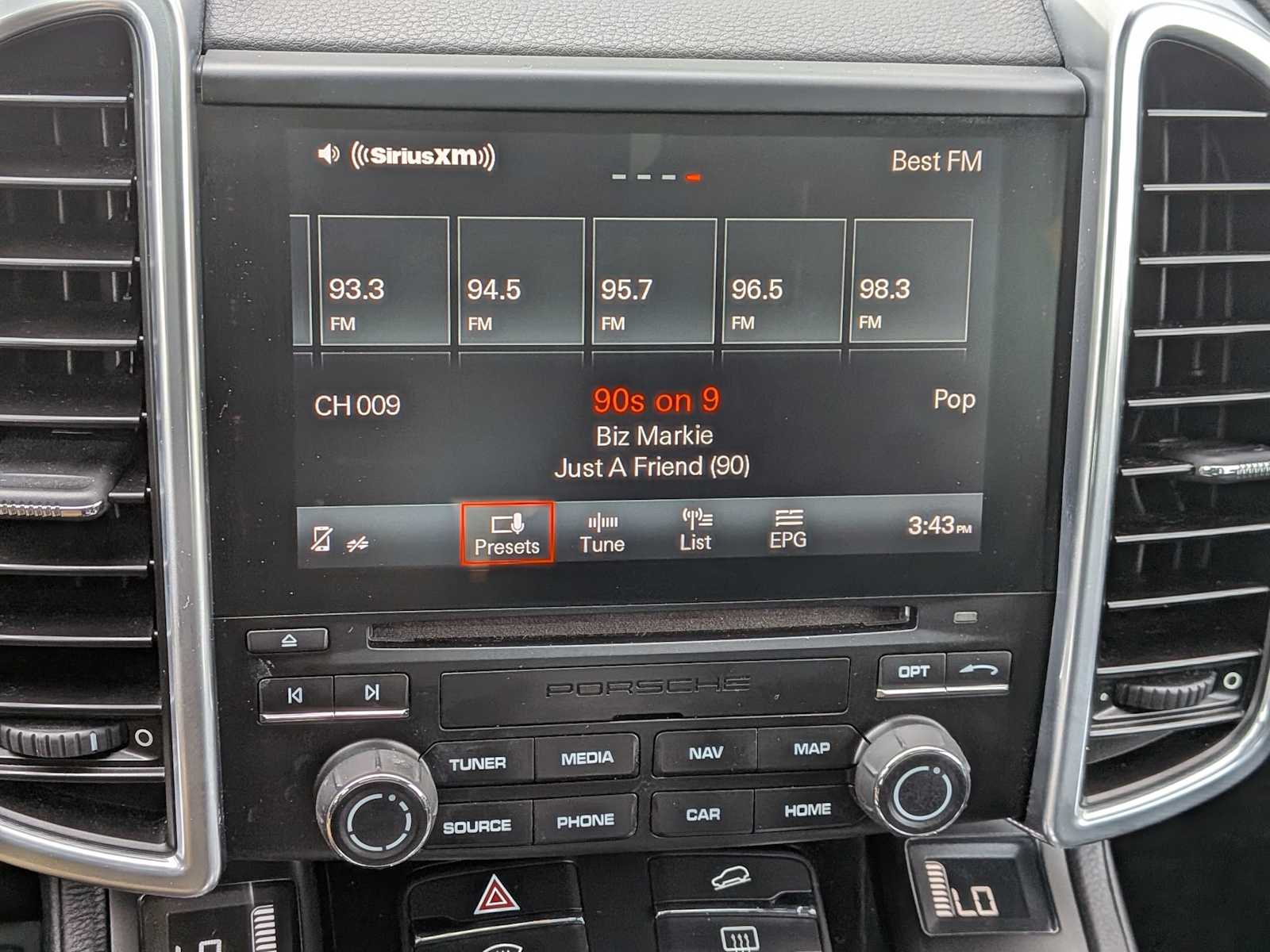 Thumbnail: 2017 Porsche Cayenne - 29