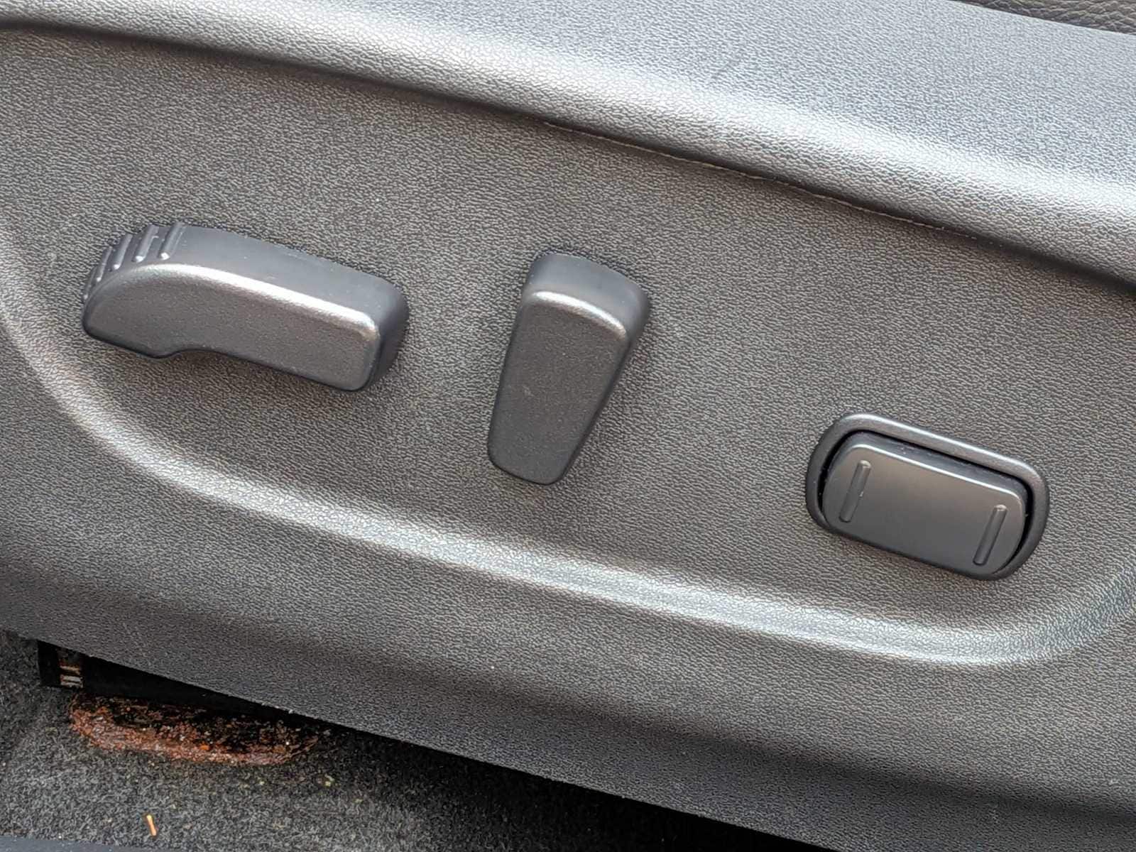 Thumbnail: 2015 Nissan Rogue - 15