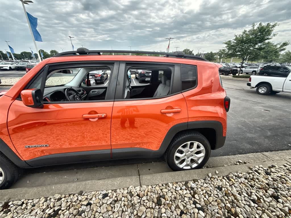 Thumbnail: 2017 Jeep Renegade - 4