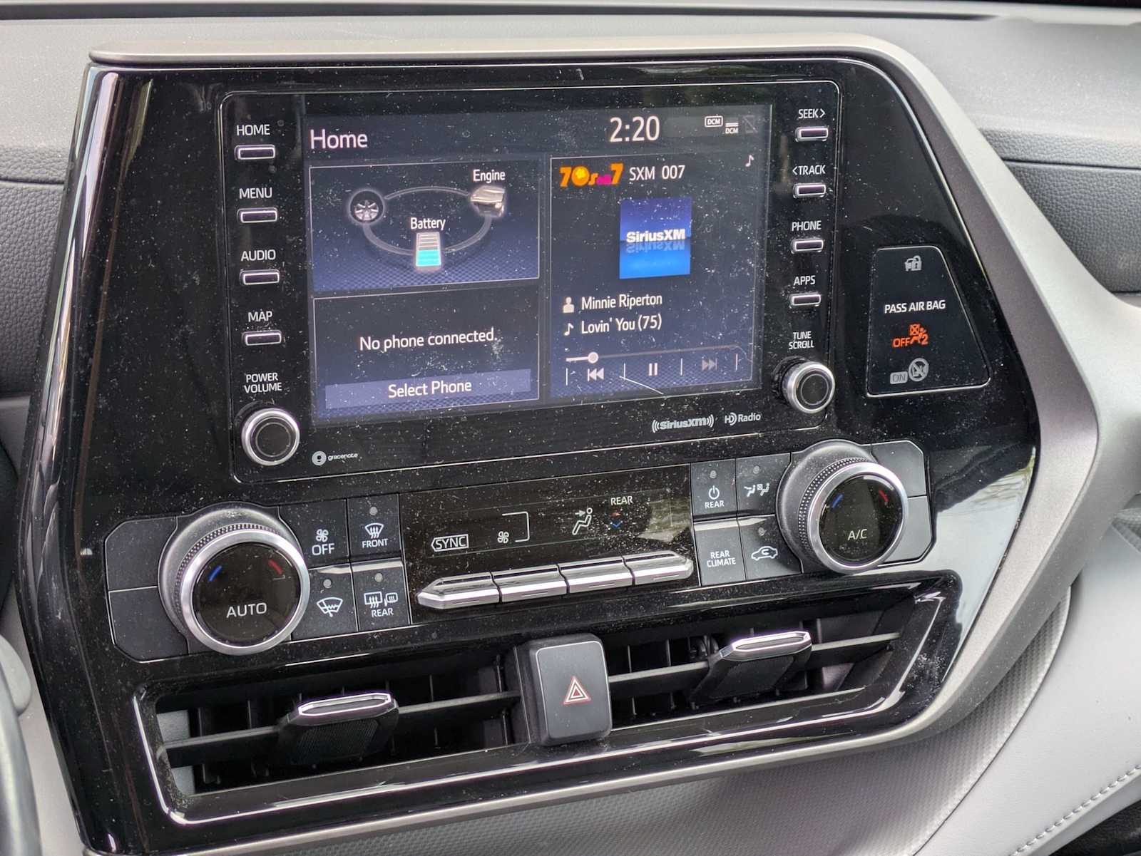 Thumbnail: 2022 Toyota Highlander - 26