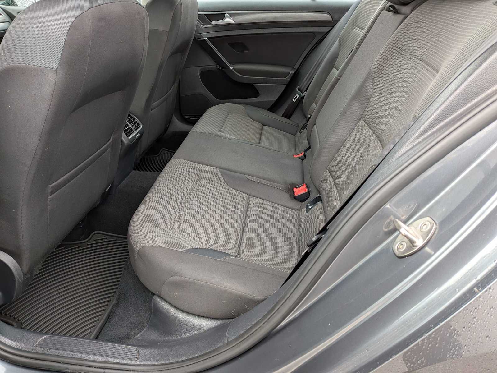 Thumbnail: 2019 Volkswagen e-Golf - 17