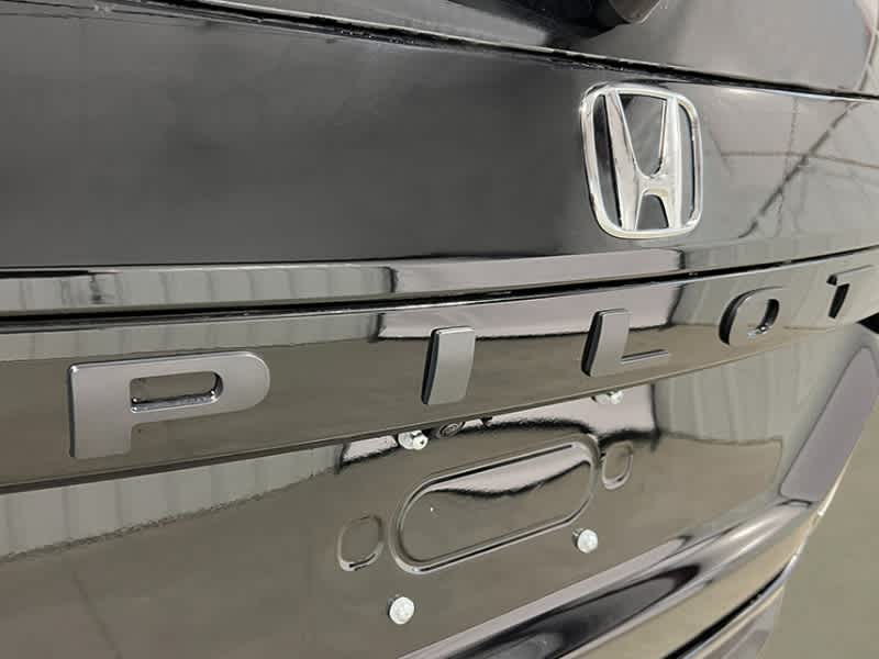 2025 Honda Pilot Touring photo 4