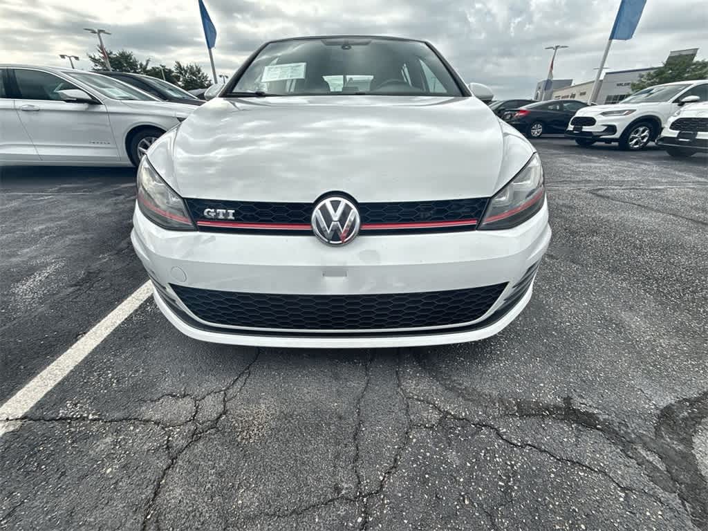 Thumbnail: 2016 Volkswagen Golf - 9