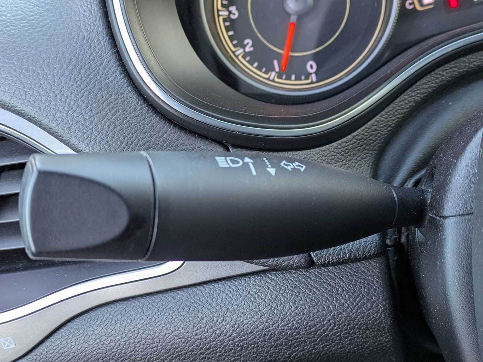 Thumbnail: 2019 Jeep Cherokee - 22