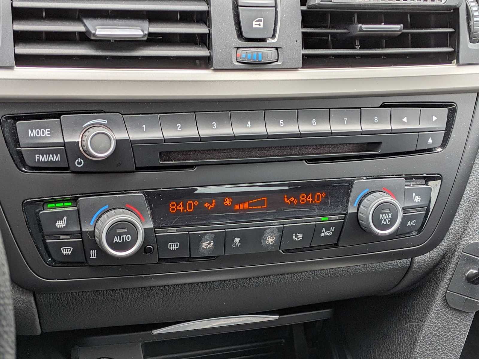 Thumbnail: 2015 BMW 3 Series - 29