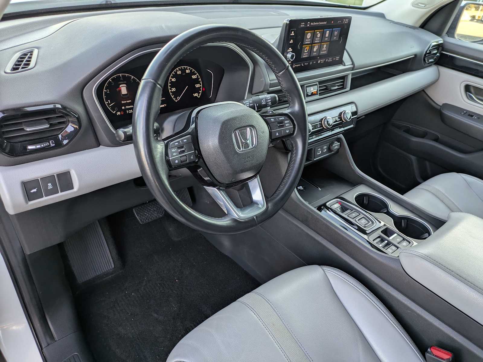 Thumbnail: 2023 Honda Pilot - 2