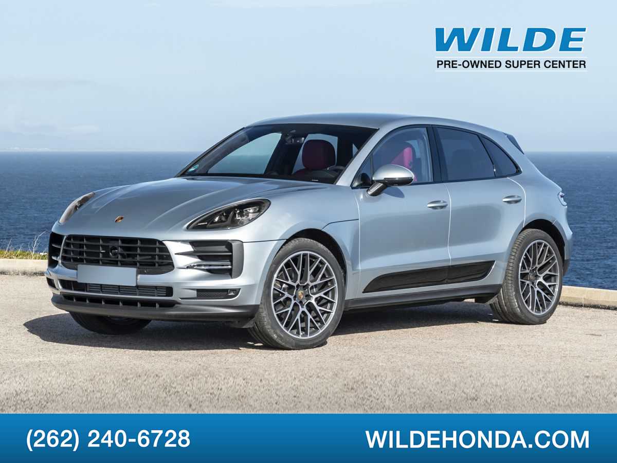 2019 Porsche Macan  -
                  Waukesha, WI