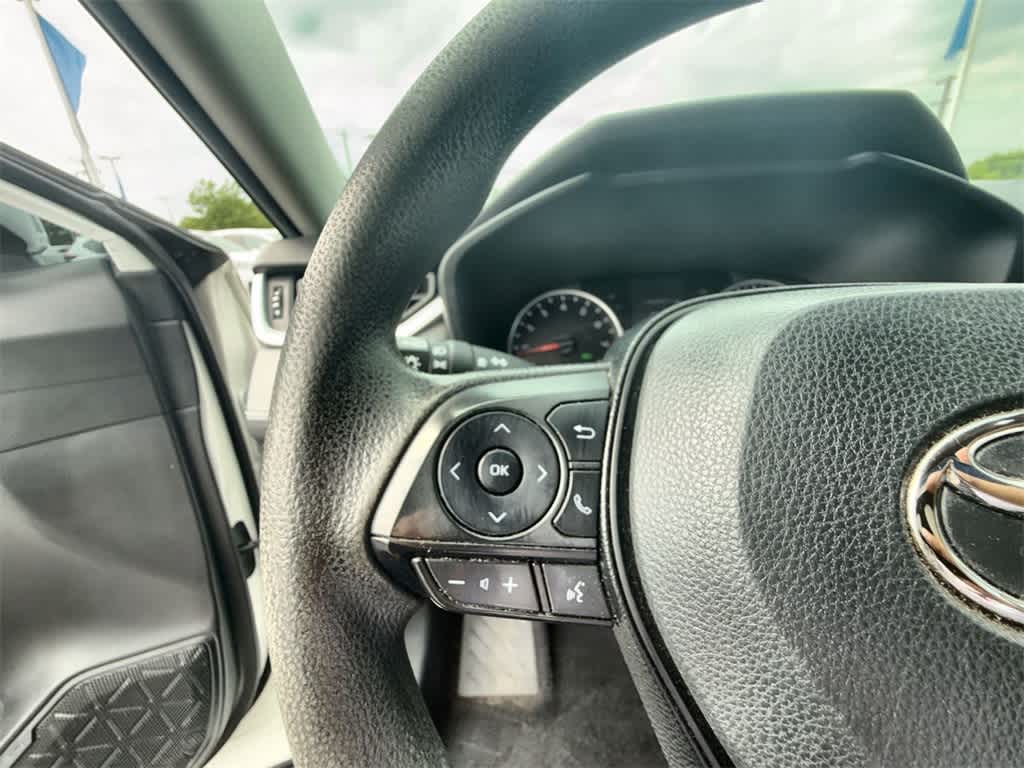 2021 Toyota RAV4 XLE 23