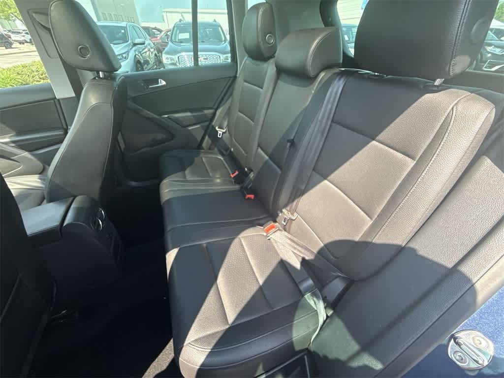 2012 Volkswagen Tiguan SE 19