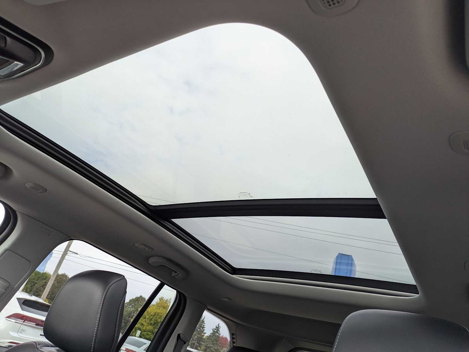 Thumbnail: 2024 Jeep Grand Cherokee - 18