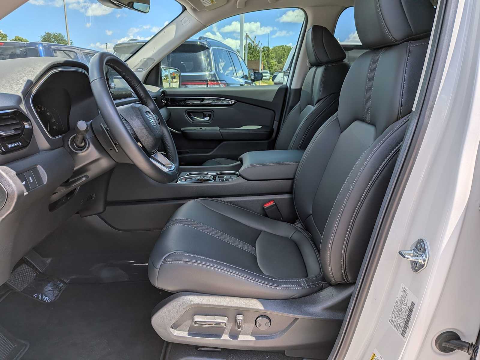 Thumbnail: 2025 Honda Pilot - 13