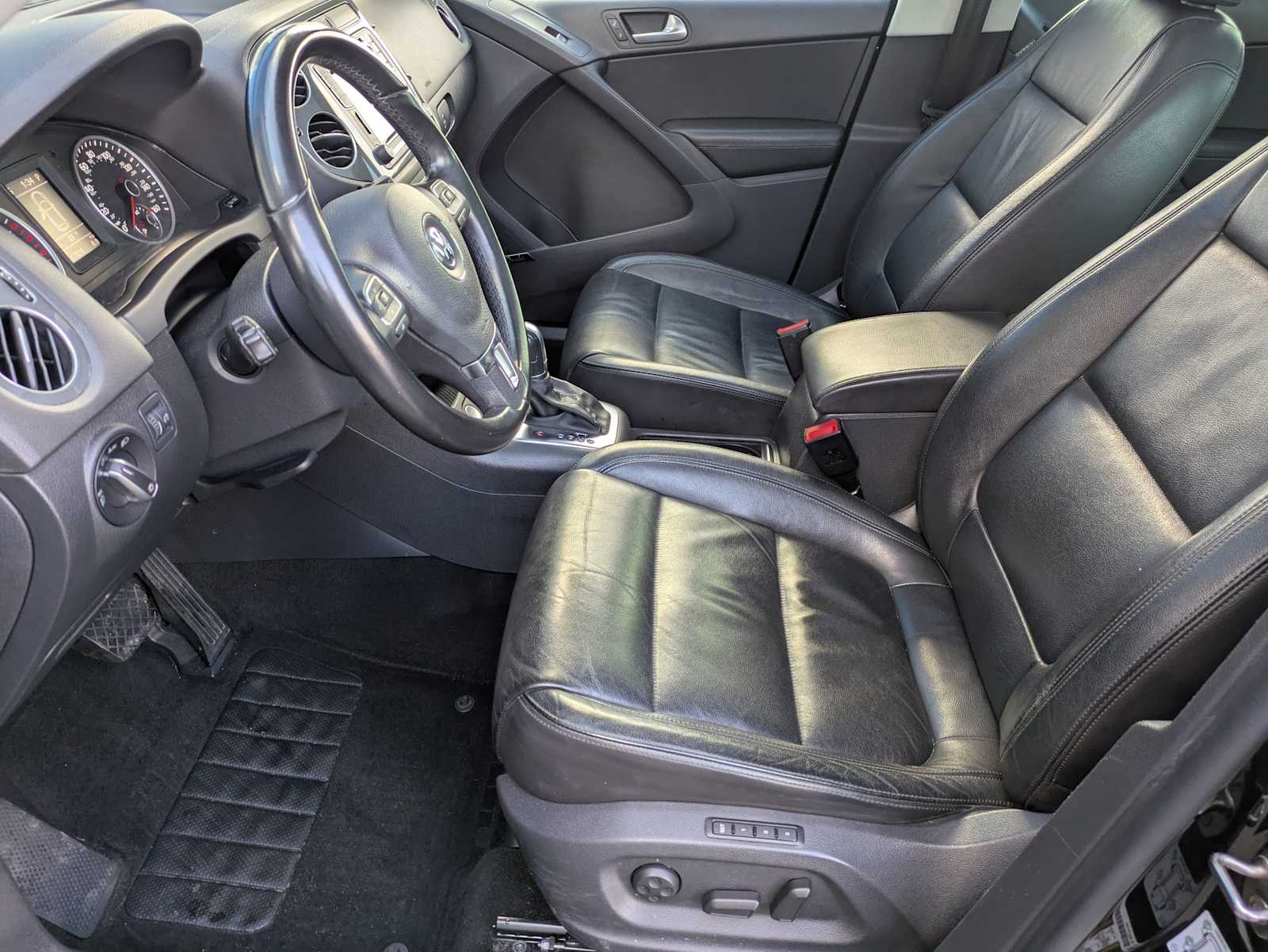 Thumbnail: 2016 Volkswagen Tiguan - 15