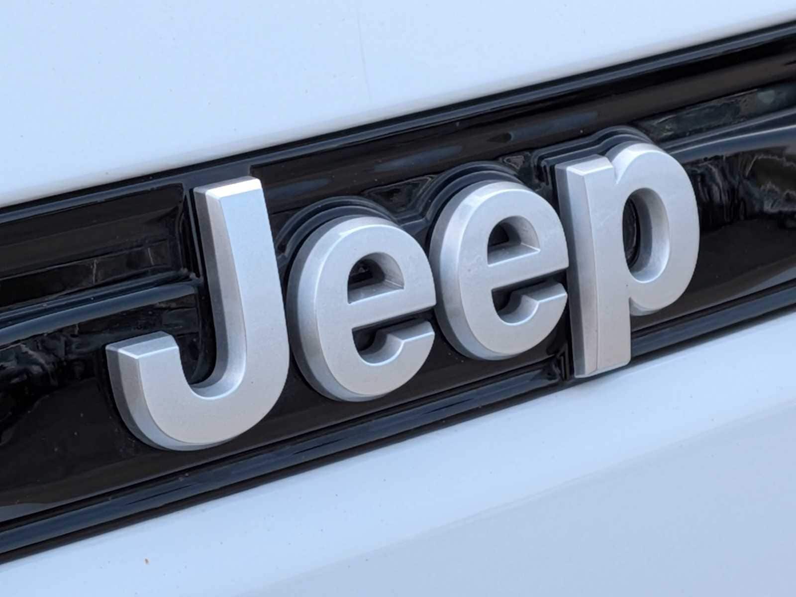 Thumbnail: 2025 Jeep Grand Cherokee - 12