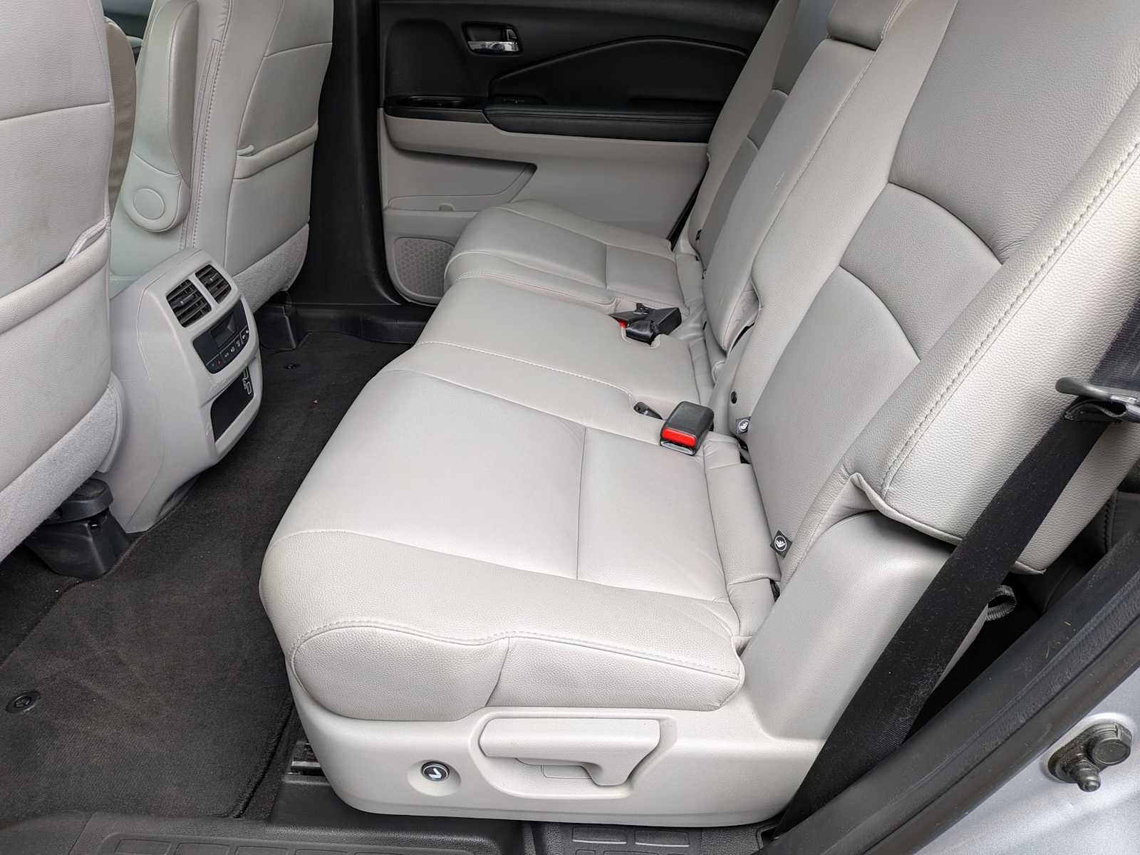 Thumbnail: 2022 Honda Pilot - 19