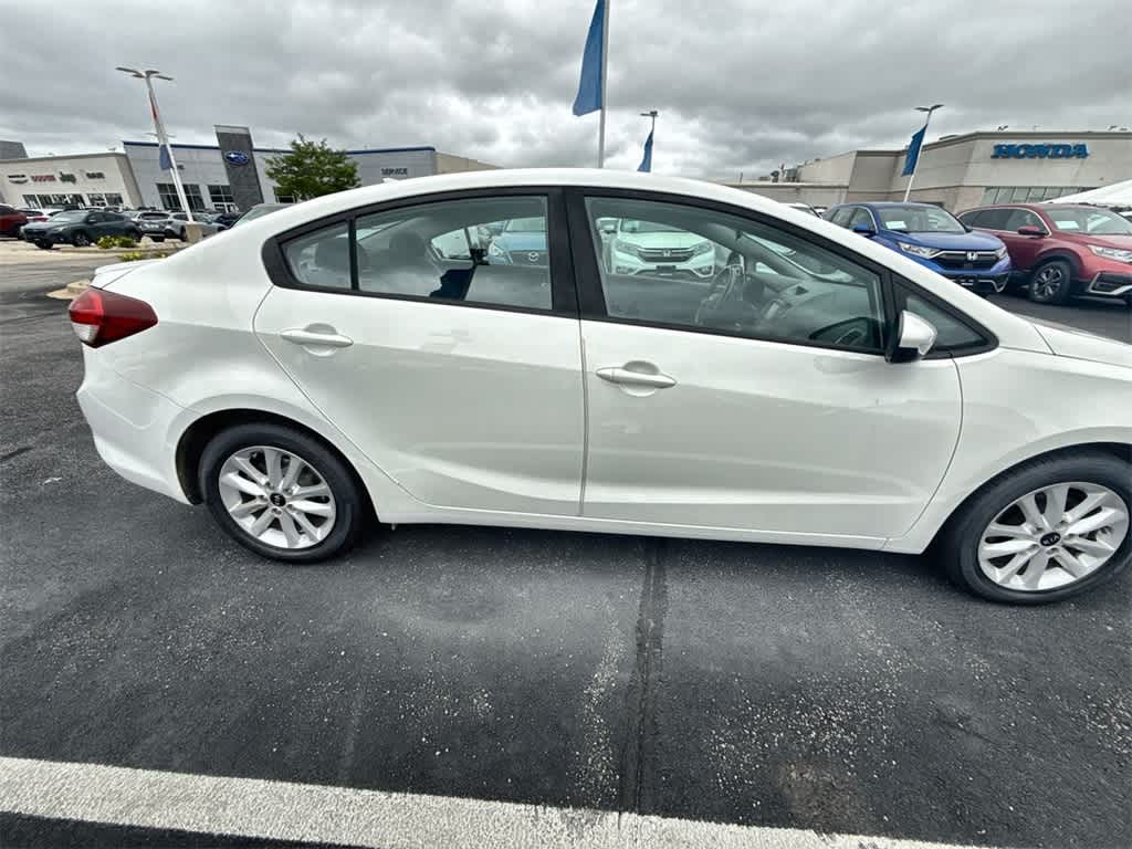 Thumbnail: 2017 Kia Forte - 7
