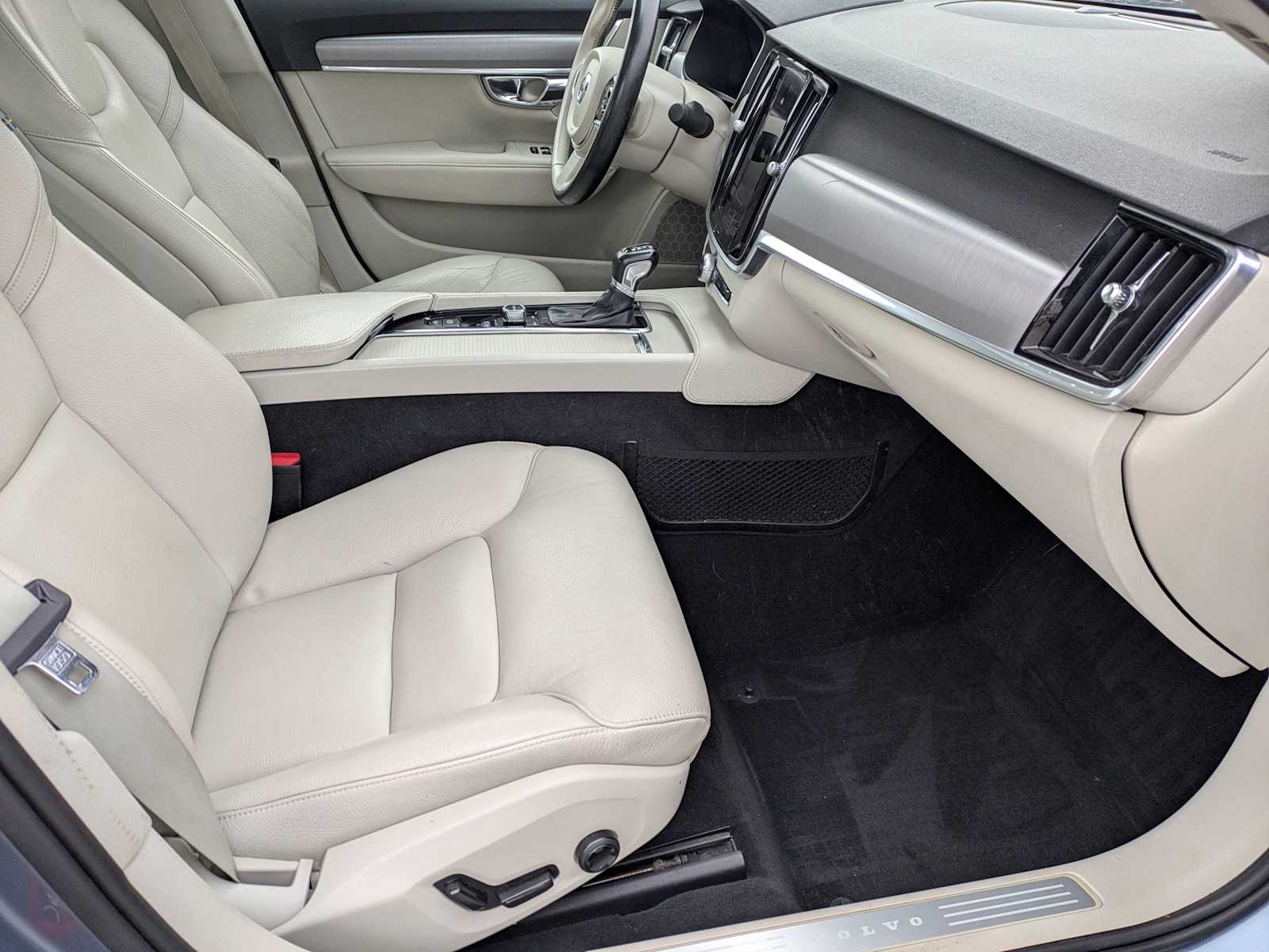 Thumbnail: 2017 Volvo S90 - 22