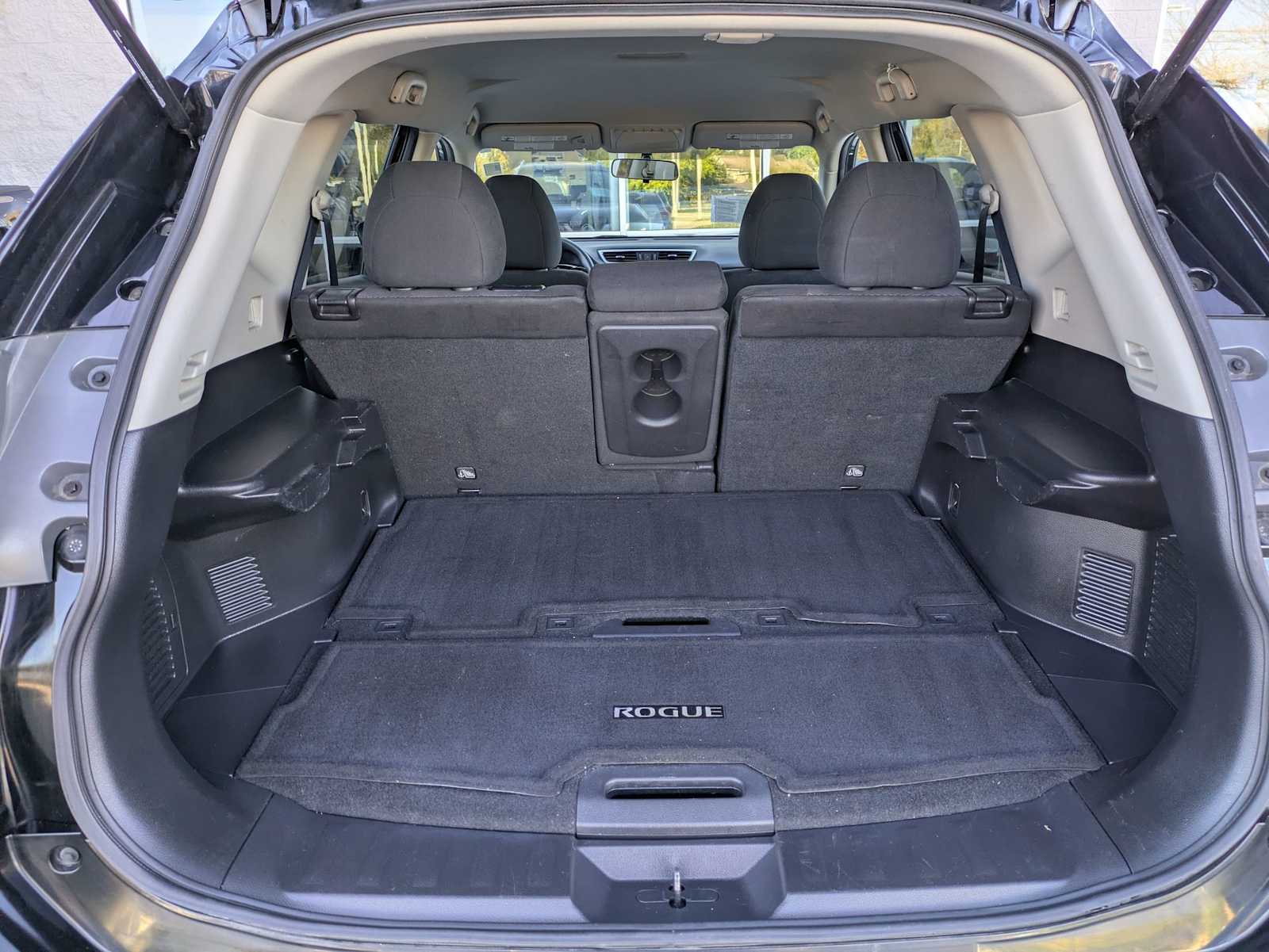 Thumbnail: 2015 Nissan Rogue - 30