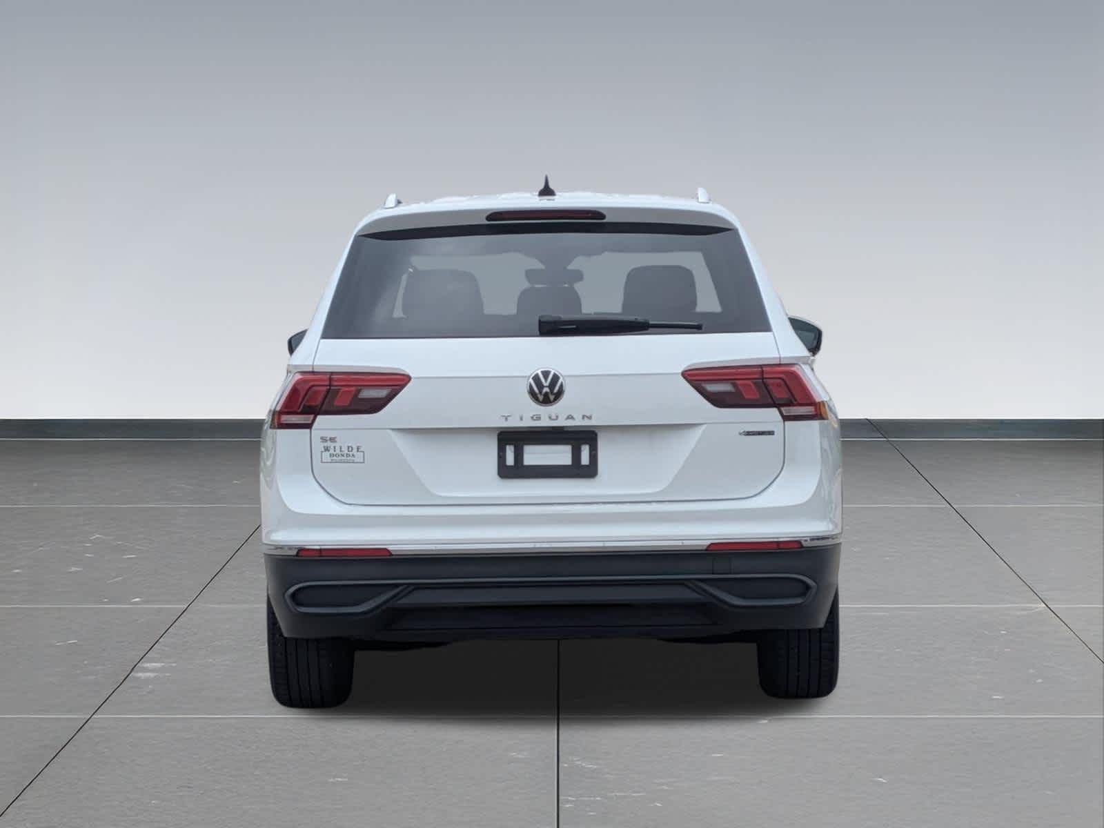 Thumbnail: 2022 Volkswagen Tiguan - 5
