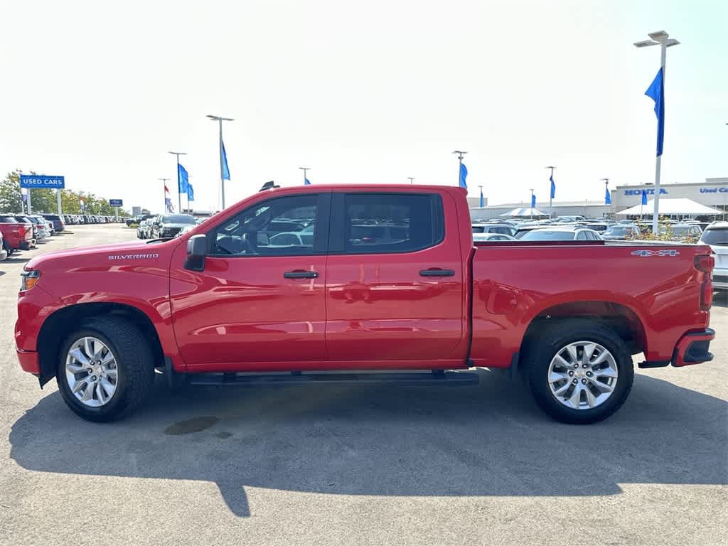 Used 2022 Chevrolet Silverado 1500 Custom with VIN 1GCPDBEK3NZ624726 for sale in Waukesha, WI