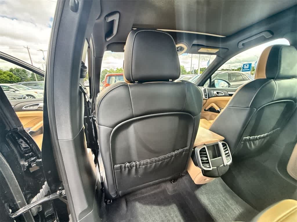 Thumbnail: 2016 Porsche Cayenne - 17
