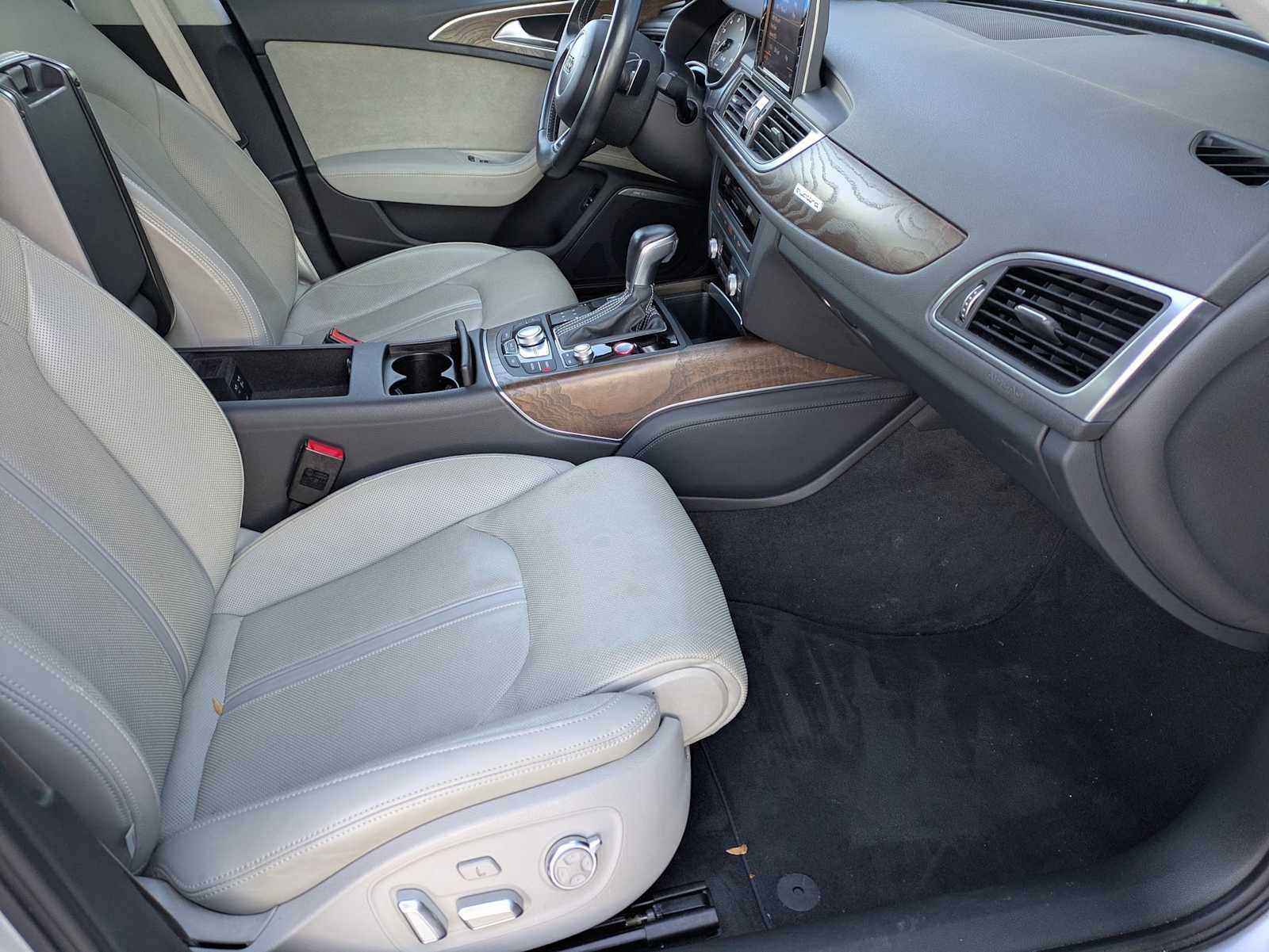 Thumbnail: 2016 Audi S6 - 21