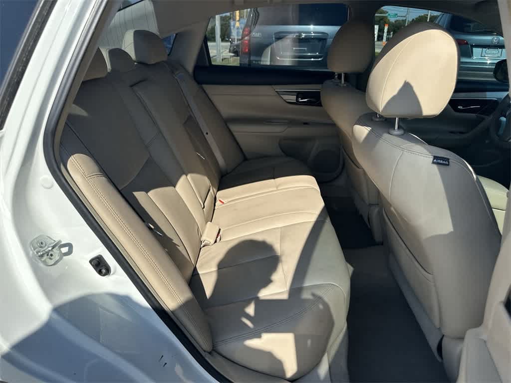 Thumbnail: 2013 Nissan Altima - 13