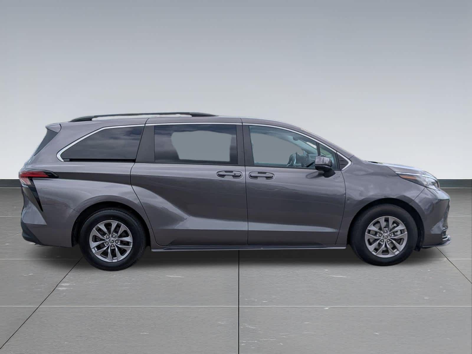 Thumbnail: 2021 Toyota Sienna - 6