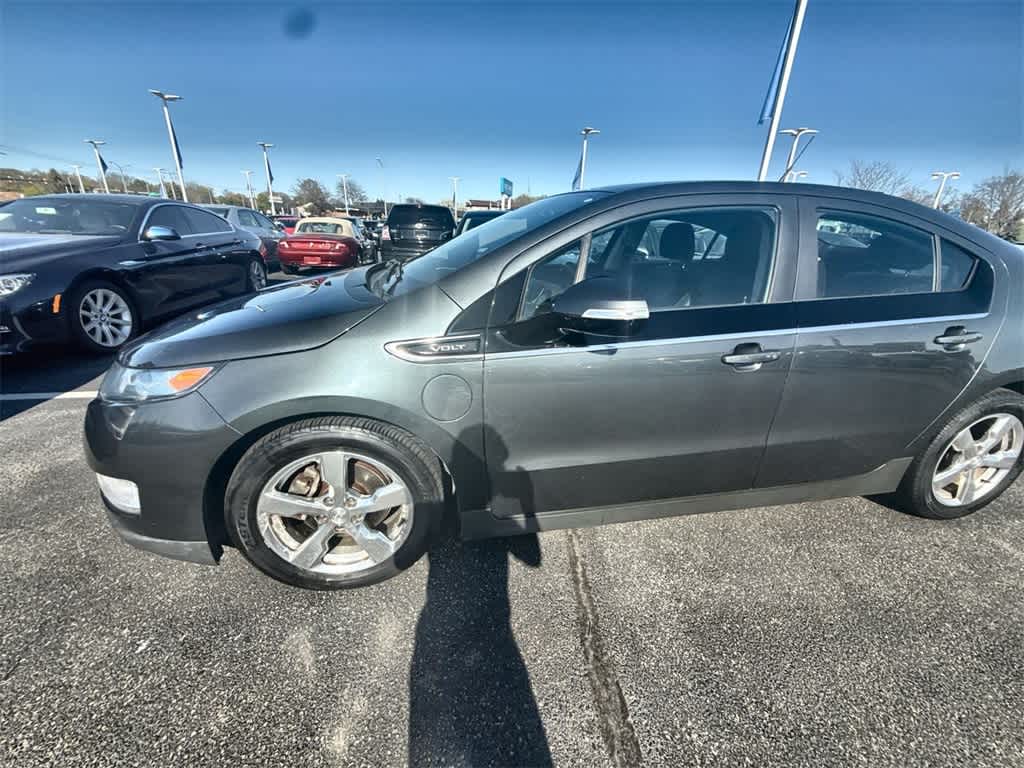 Thumbnail: 2013 Chevrolet Volt - 3