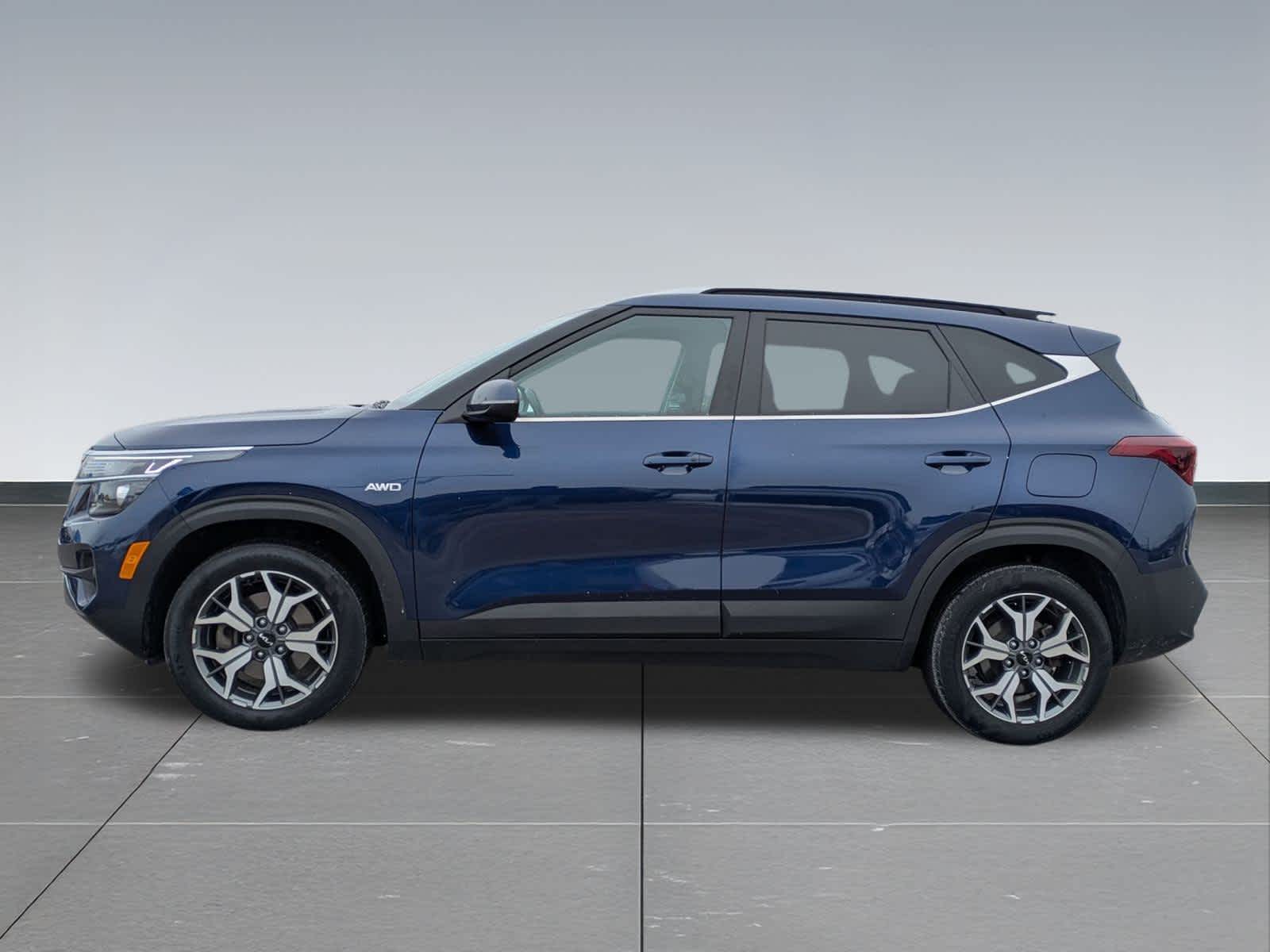 Thumbnail: 2023 Kia Seltos - 3