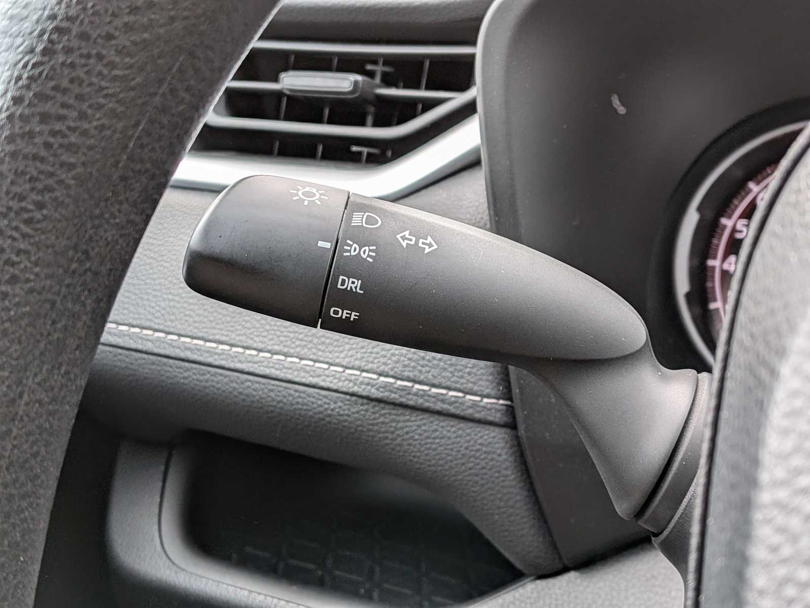 Thumbnail: 2023 Toyota RAV4 - 25