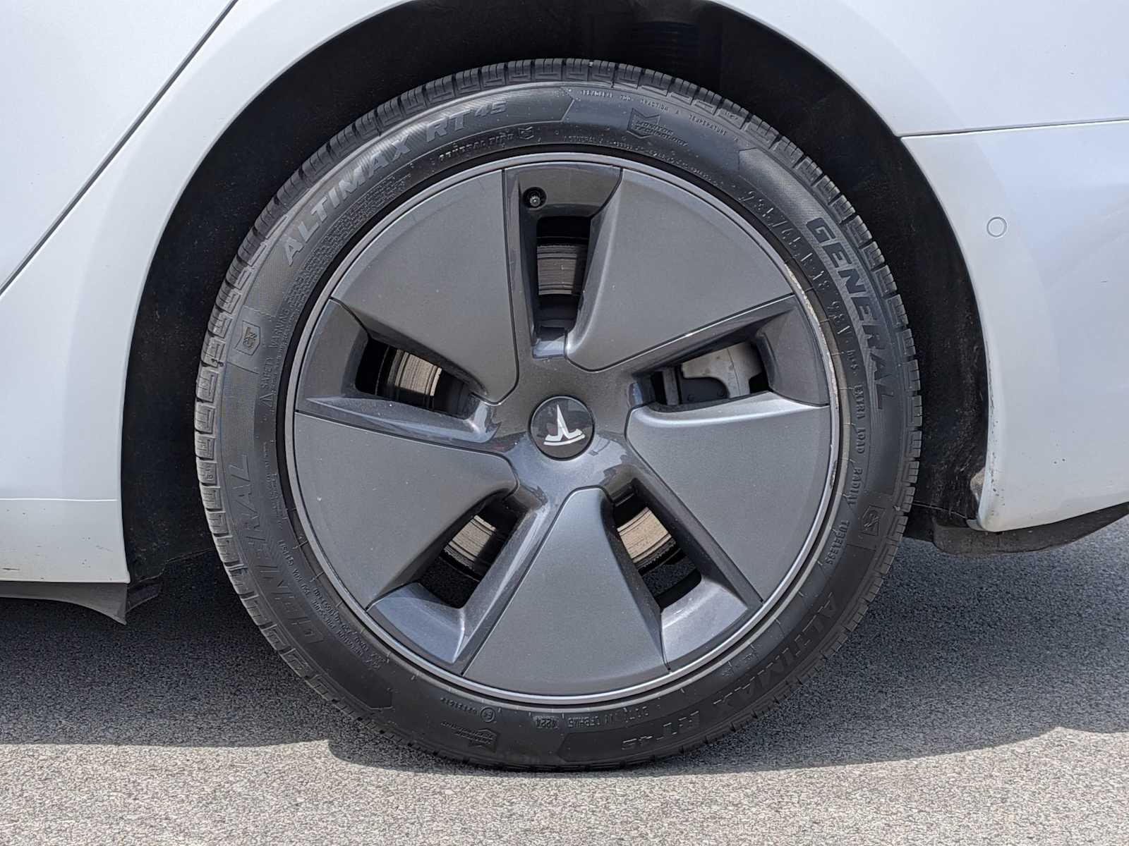 Thumbnail: 2022 Tesla Model 3 - 11