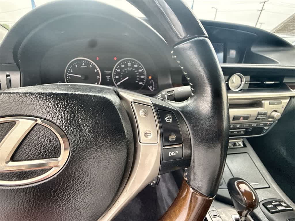 Thumbnail: 2013 Lexus ES - 23