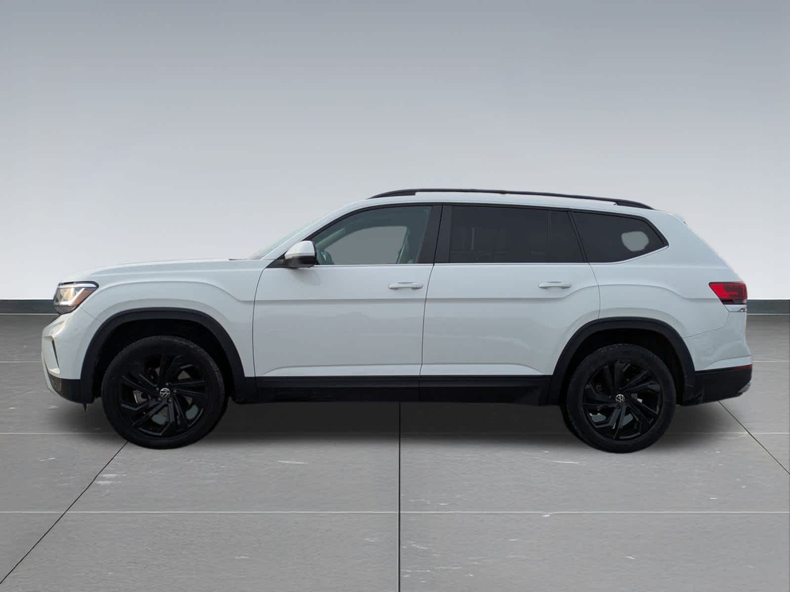 Thumbnail: 2022 Volkswagen Atlas - 3