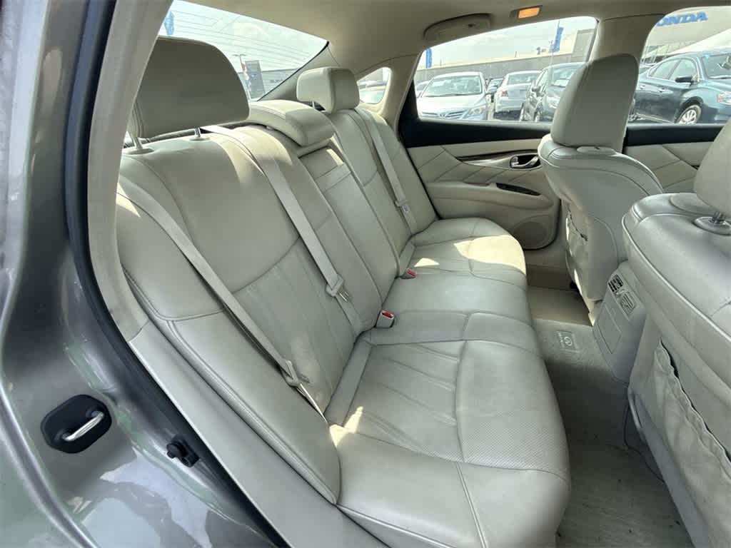 Thumbnail: 2012 INFINITI M56 - 20
