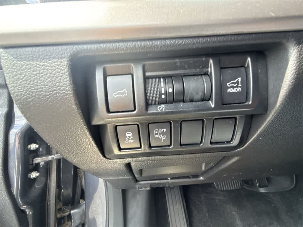 Thumbnail: 2015 Subaru Outback - 16