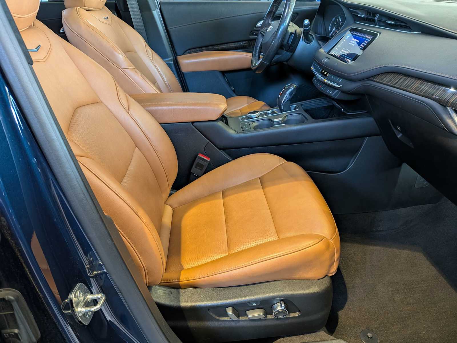 Thumbnail: 2019 Cadillac XT4 - 19