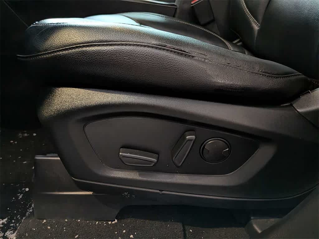 Thumbnail: 2020 Ford Explorer - 16