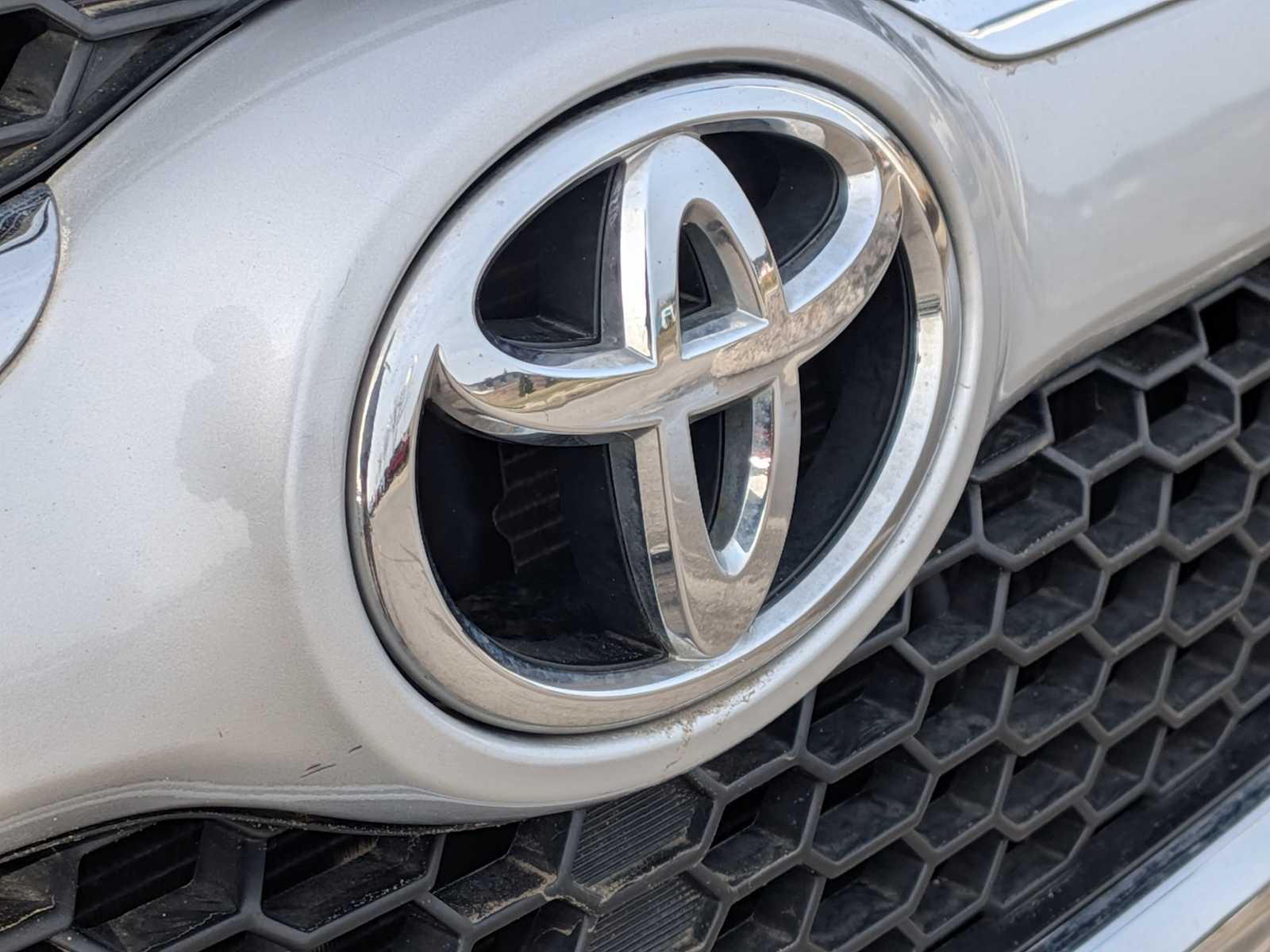 Thumbnail: 2011 Toyota RAV4 - 9